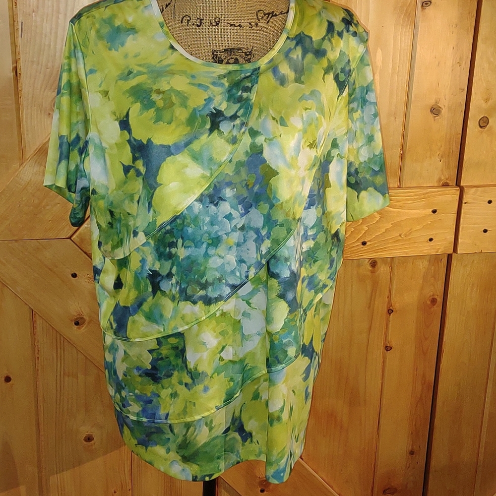 Short sleeve blouse